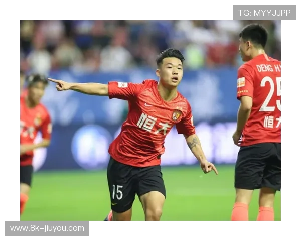 赖斯进攻潜能释放，防守中场展现威胁传球能力